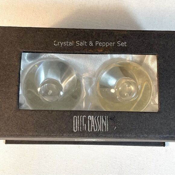 Oleg Cassini Crystal Salt & Pepper Set in Presentation Box - Picture 1 of 12